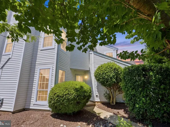 31 Banbury Ct, Holland, PA 18966