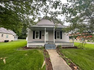 843 N Edwardsville St, Staunton, IL