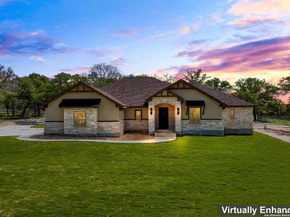 205 Bobby Lynn Dr, Adkins, TX 78101