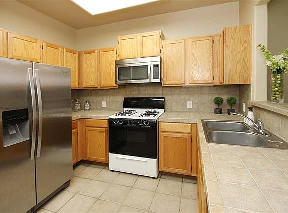 3rd image of 2445 Monarch Dr Unit 304