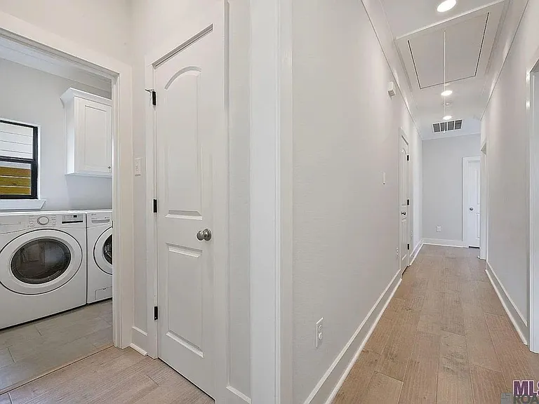10238 Grayton Dr — Photo 12