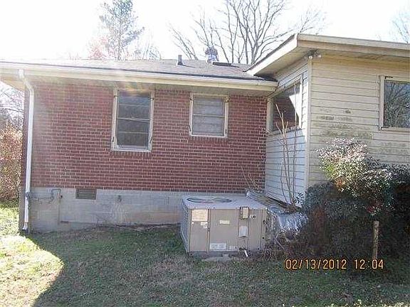 5th image of 866 White Oak Dr