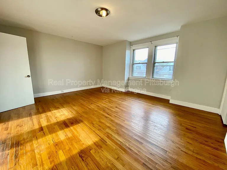 825 Collins St #2 — Photo 5