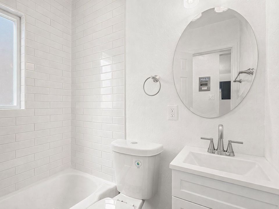 1st image of 507 Jefferson St NE APT 1