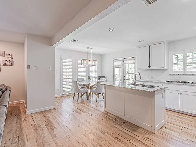 6935 Kingshollow Dr — Photo 17