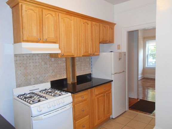 2nd image of 3176 36th St