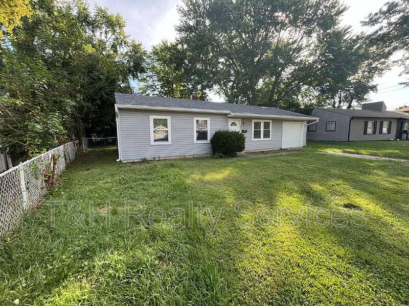 3 bed, 1.0 bath, 950 sqft, $1,450 — Photo 3