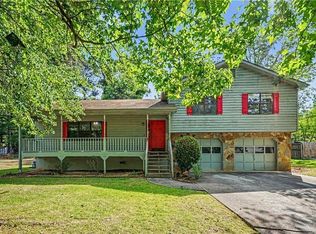 1208 Gate Post Ln, Lawrenceville, GA 30044