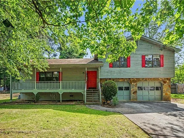 1208 Gate Post Ln, Lawrenceville, GA 30044