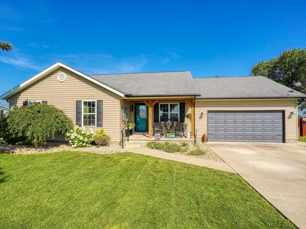 1387 Dill Rd NE, Bloomingburg, OH 43106