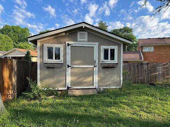 3rd image of 4311 S Park Ct