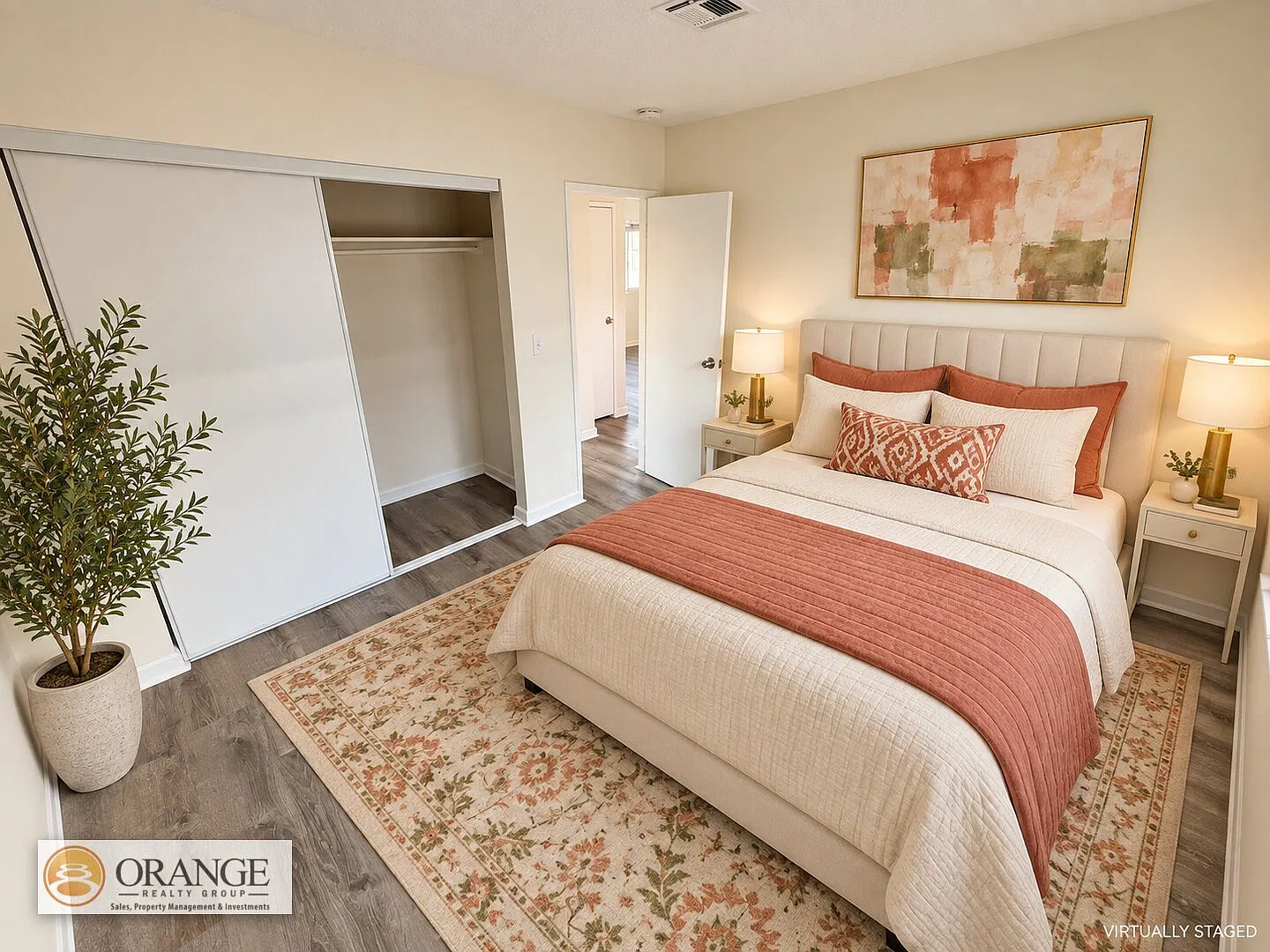Beautiful 2BR/1BA residence located in Henderson- $250 Off 1st Month Rent — Photo 4