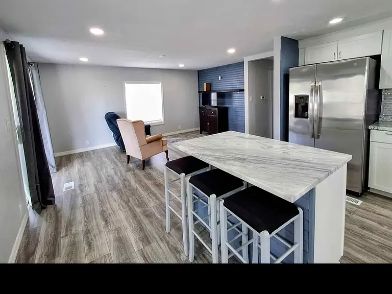 6120 Saragossa Ave — Photo 4