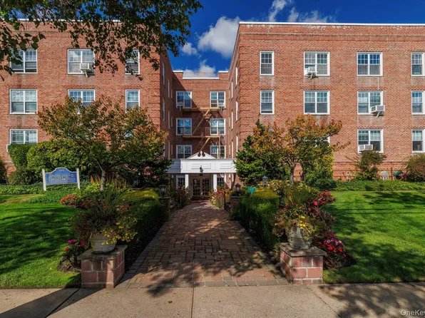 194 Smith Street #1K, Freeport, NY 11520