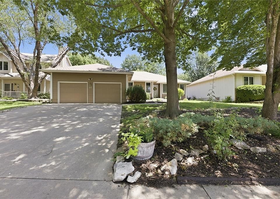 1st image of 904 Joseph Dr