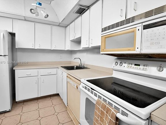 3rd image of 8280 SW 24th St APT 7104