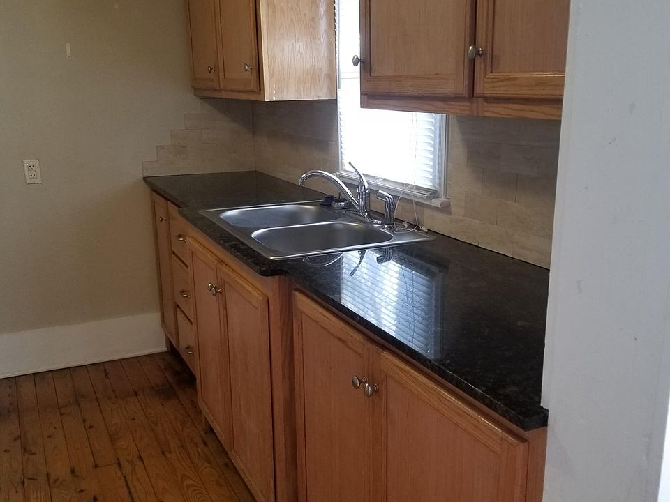 2nd image of 1203 N Jones Ave