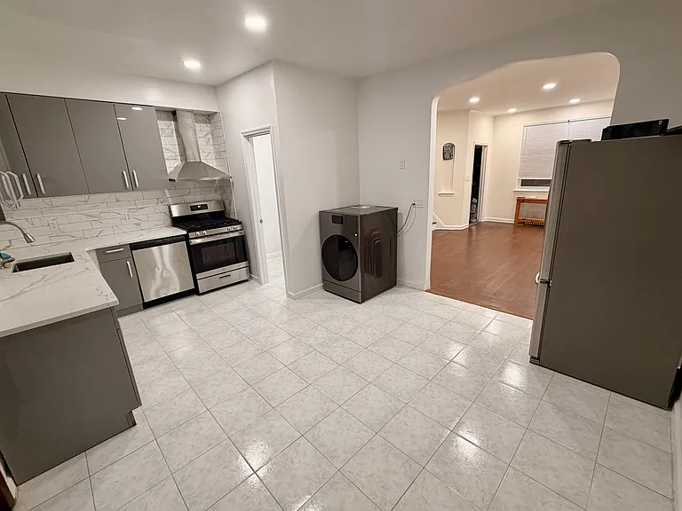 293 Bay 20th St #2 — Photo 1
