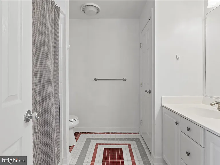 7441 Heatherfield Ln — Photo 16