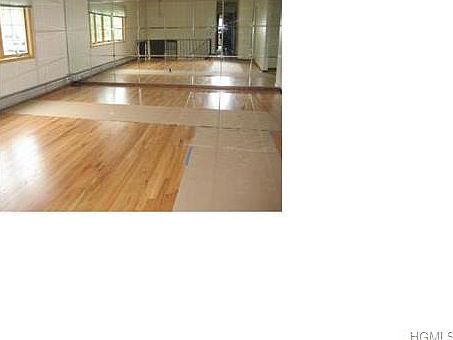4th image of 11 Concord Dr