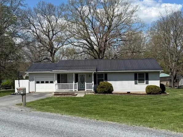 399 Ferris View Dr, Lewisburg, WV 24901