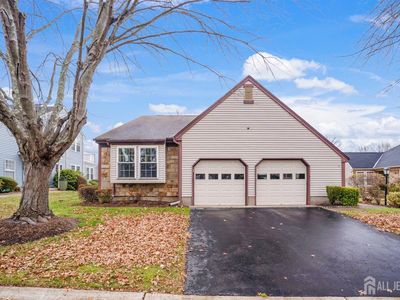 11 Bedfordshire Dr, Monroe Township, NJ, 08831