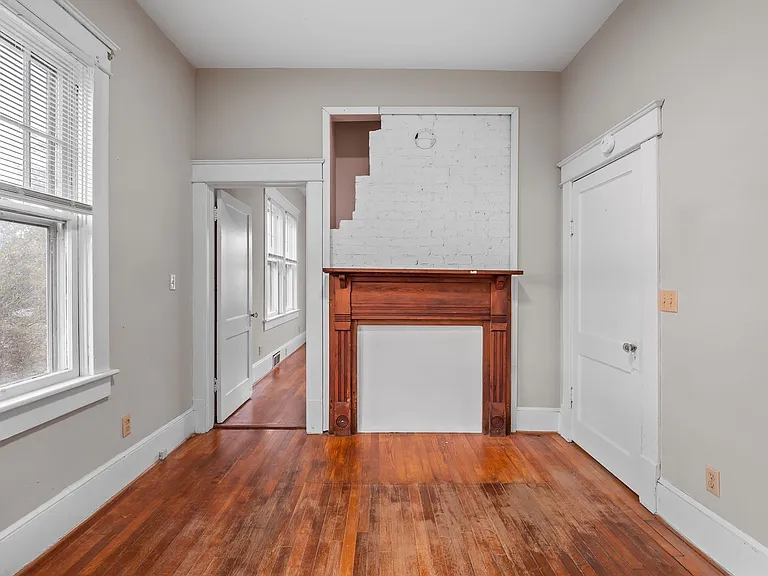 115 Diamond — Photo 16