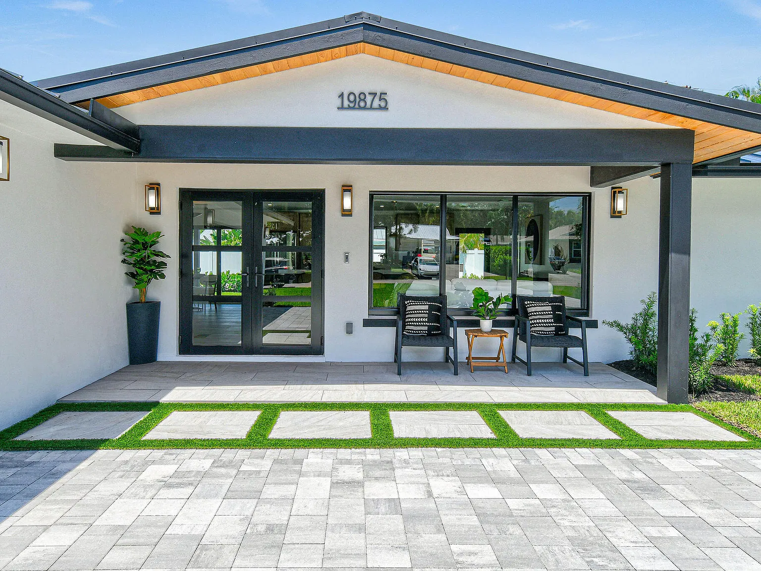 3 bed, 1578 sqft, $10,000 — Photo 3
