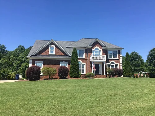 1004 James Madison Dr Photo 1