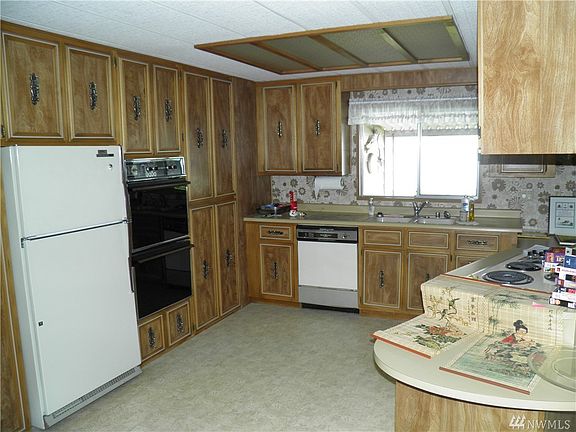 3rd image of 3611 I St NE Unit 121