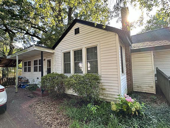 2nd image of 1011 Delsey St