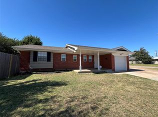 809 N Janeway Ave, Moore, OK 73160