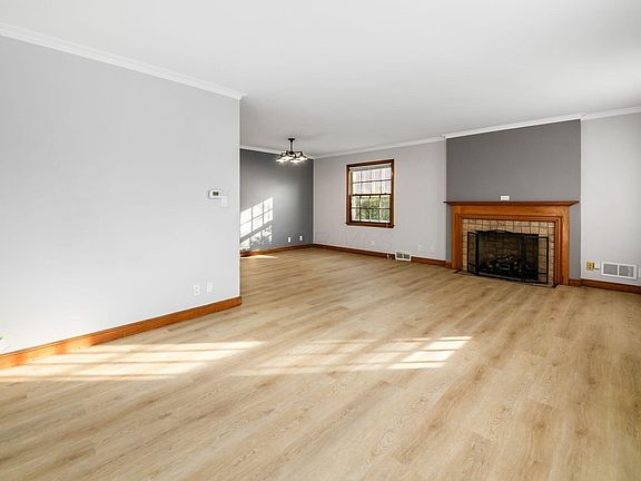 5th image of 1810 Ashland Ave