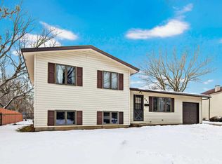 996 Darlington Ln, Crystal Lake, IL 60014