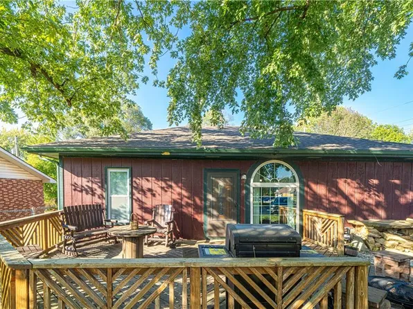 1401 W William St, Savannah, MO 64485