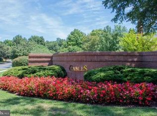 5712 Chapman Mill Dr APT 340, Rockville, MD 20852