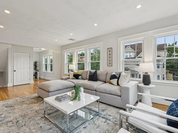 38 Ashland St #38, Medford, MA 02155