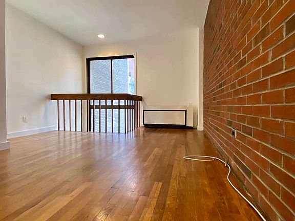 5th image of 153 E 88th St APT 3G
