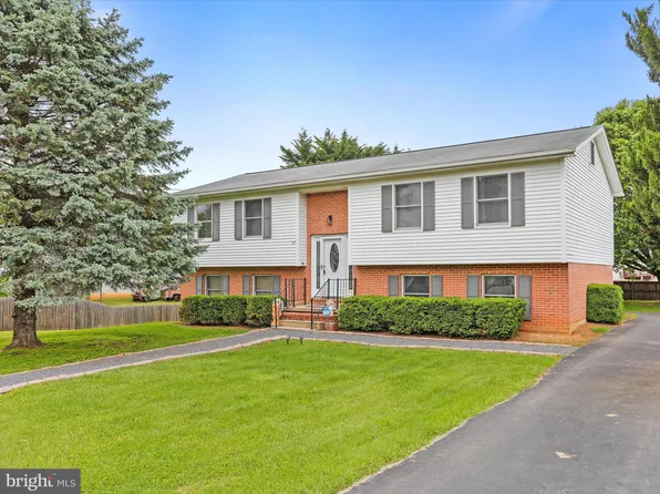 475 Upshur Dr, Inwood, WV 25428