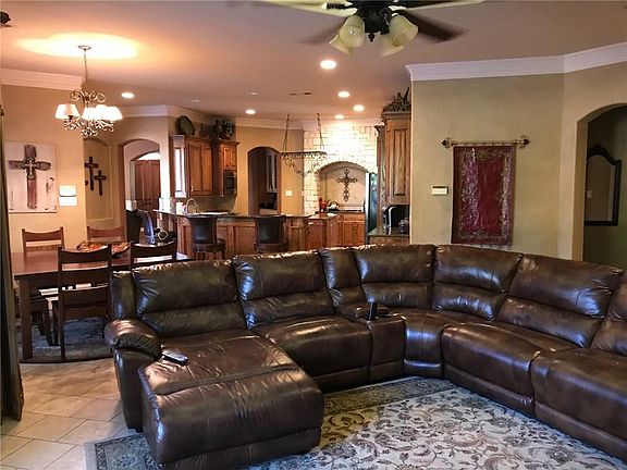 2nd image of 6916 Shalimar Ct