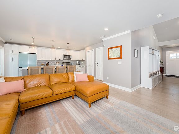 4th image of 8027 14th Street SE
