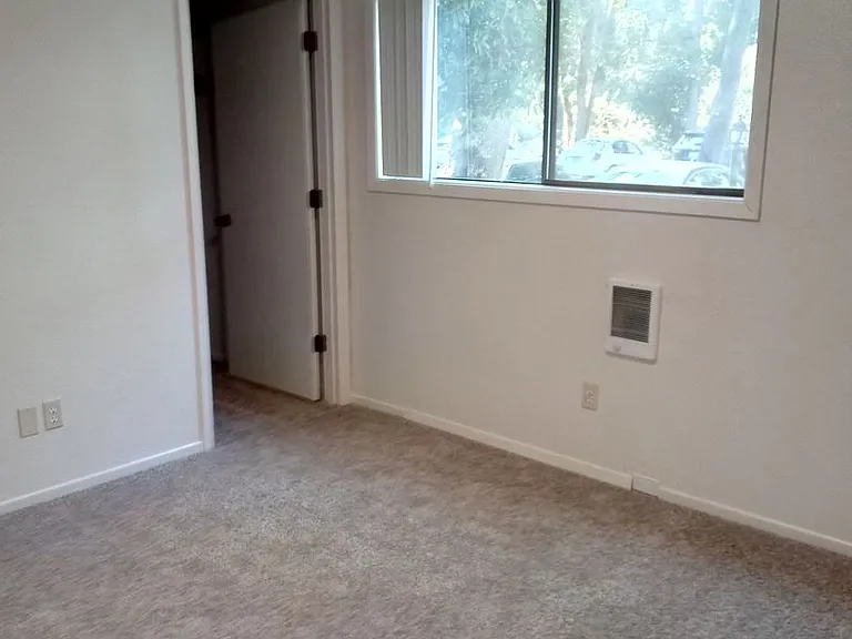 Oakview Terrace Apartments — Photo 4