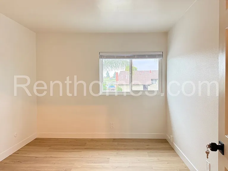 9342 Twin Mountain Cir — Photo 13
