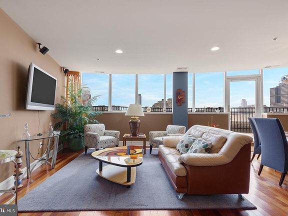 2nd image of 201-59 N 8th St #905