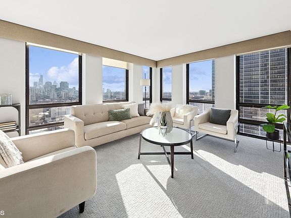 4th image of 1660 N Lasalle St #2202