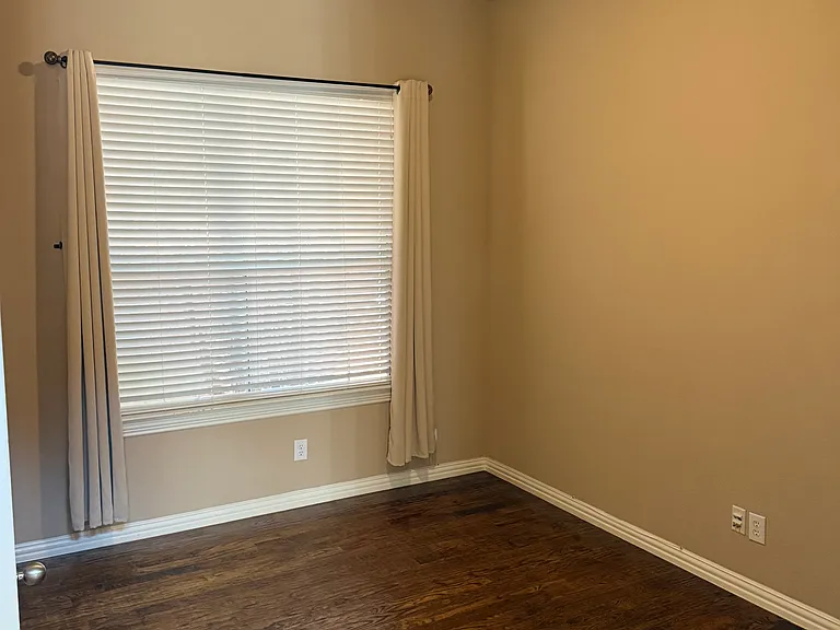 2200 Stone Creek Dr — Photo 13