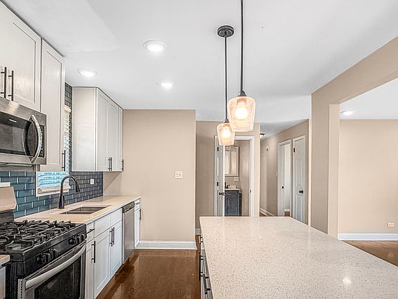 3rd image of 7241 Beloit Ave