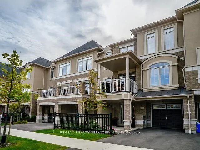 2558 Grand Oak Trl — Photo 1