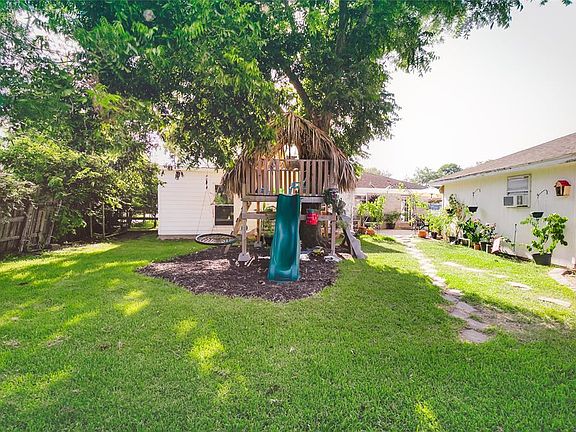 5th image of 1810 Gaucho Cir