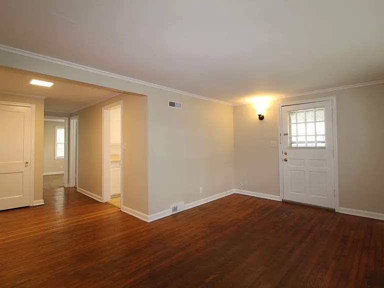 518 E 27th Ave — Photo 3